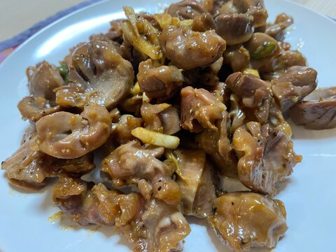 がっつりニンニクの味!砂肝のニンニク炒め